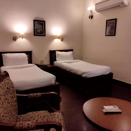 Hotel Sepal Батгінда Екстер'єр фото