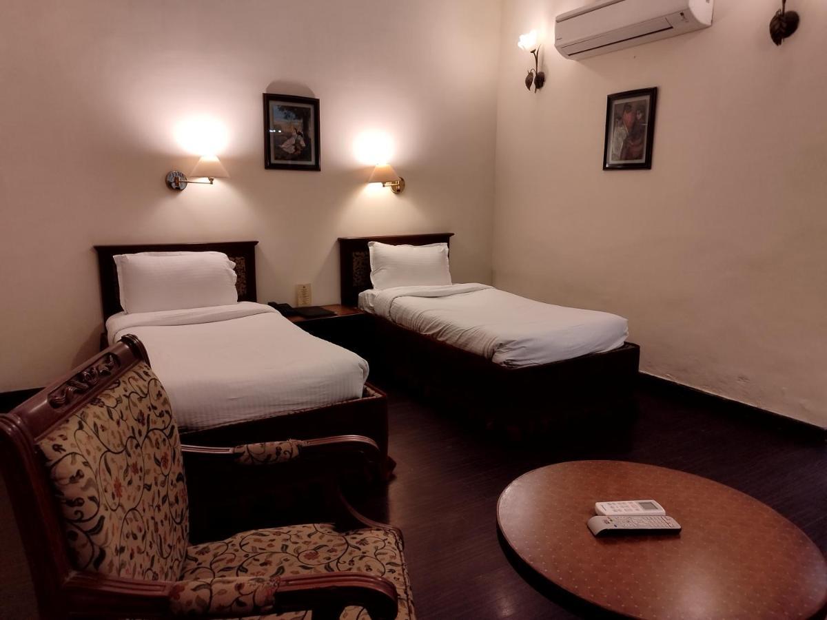 Hotel Sepal Батгінда Екстер'єр фото