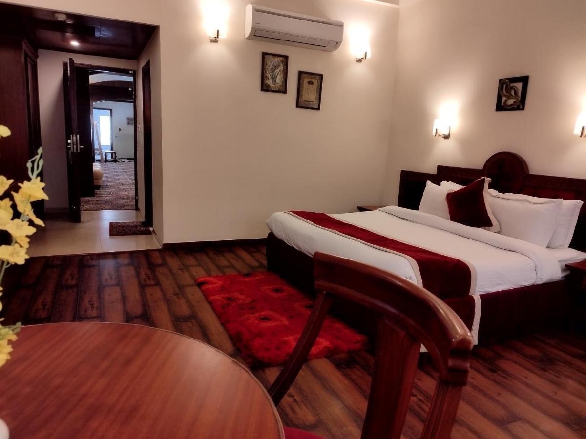 Hotel Sepal Батгінда Екстер'єр фото