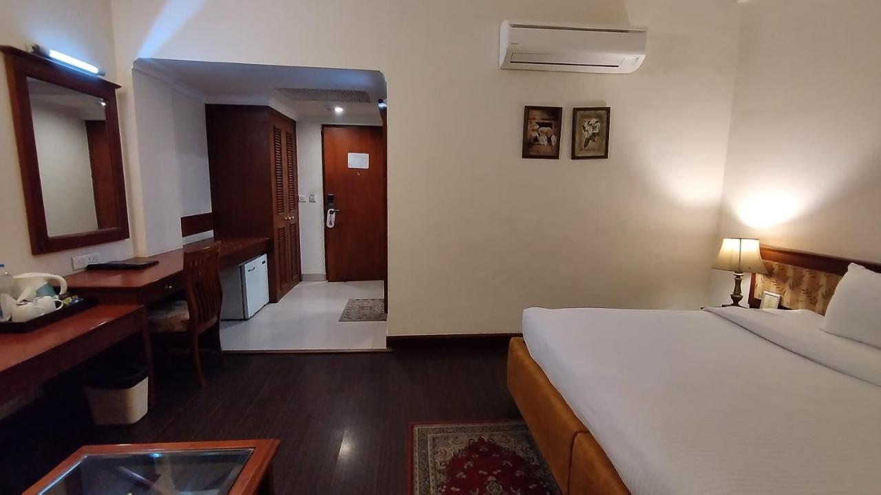 Hotel Sepal Батгінда Екстер'єр фото