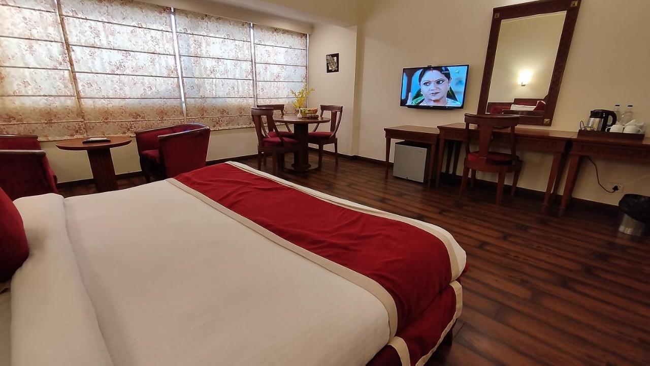 Hotel Sepal Батгінда Екстер'єр фото
