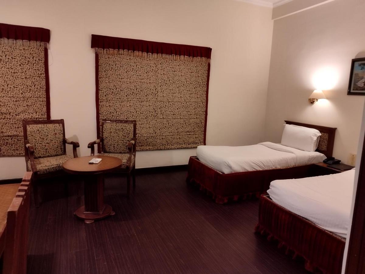 Hotel Sepal Батгінда Екстер'єр фото