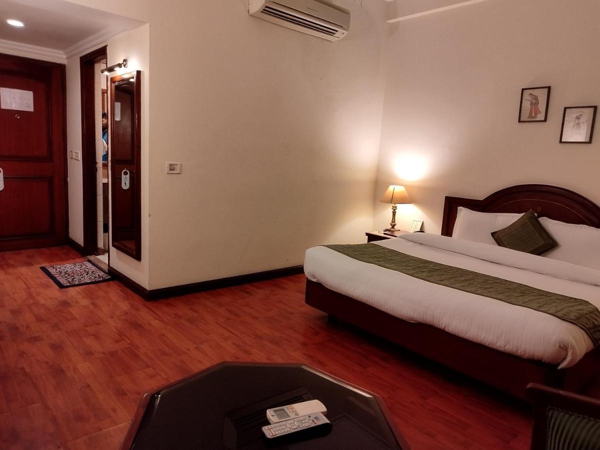Hotel Sepal Батгінда Екстер'єр фото