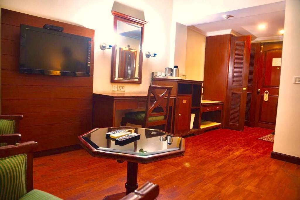 Hotel Sepal Батгінда Екстер'єр фото